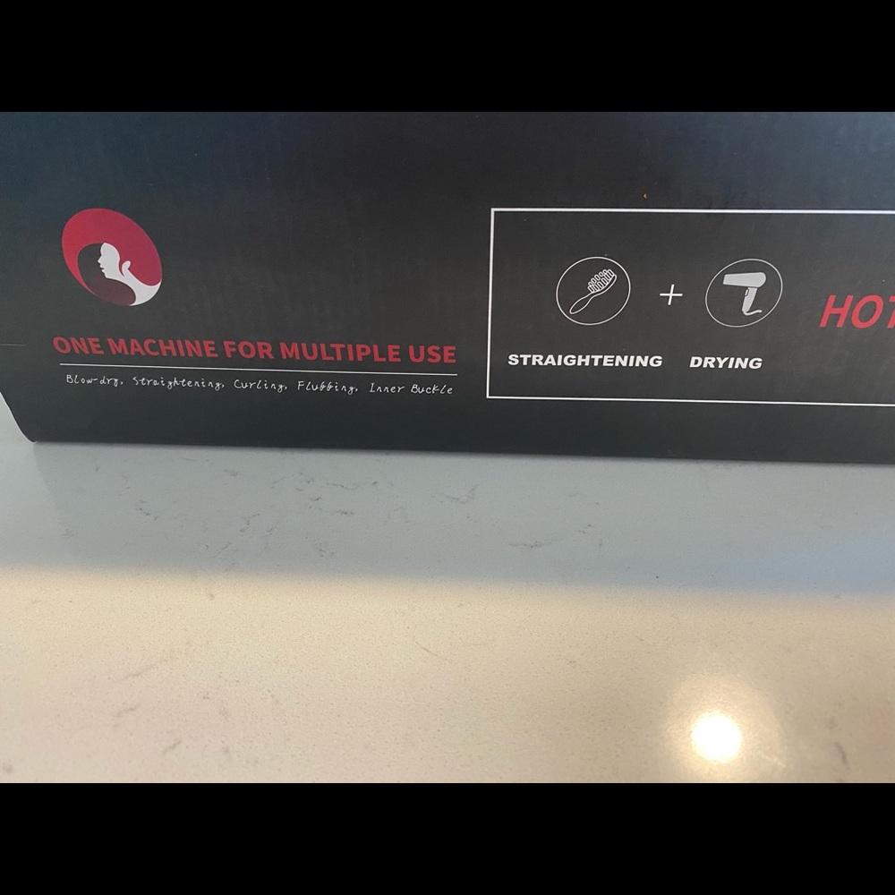 Straightening hot hair brush